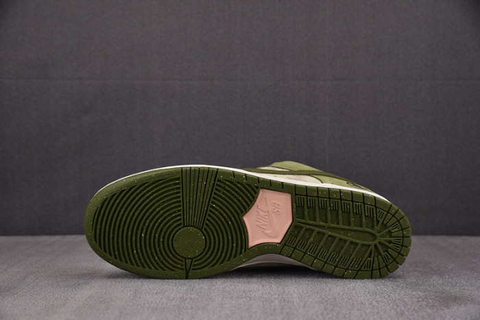 Nike SB Dunk Low Yuto Horigome Matcha HF8022-300