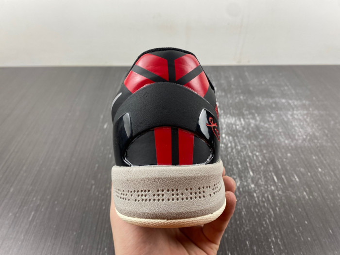 NK Kobe 8 Milk Snake 555035-601