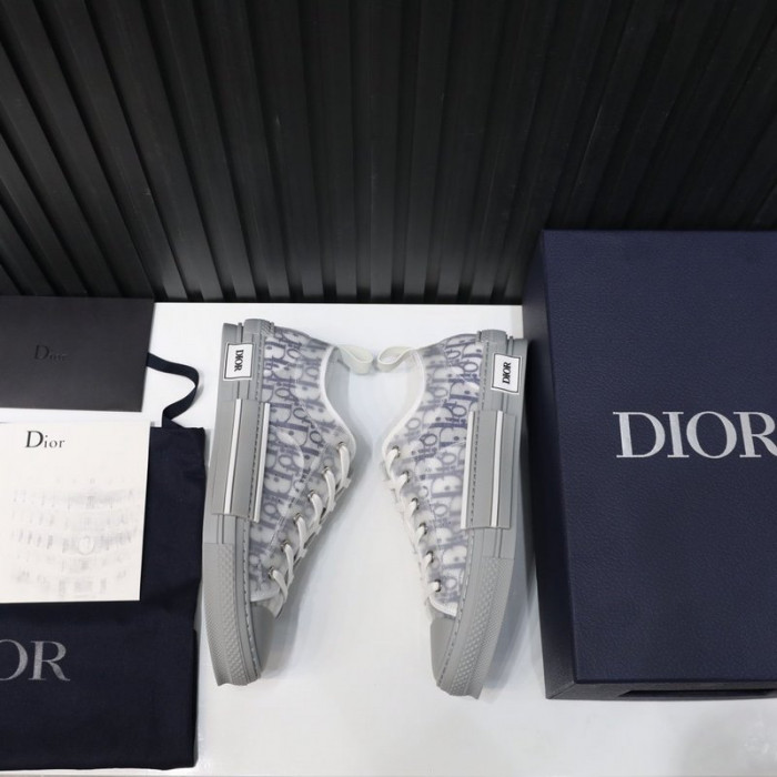 D10R SNEAKER