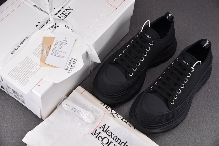 ALEX MCQU SNEAKER