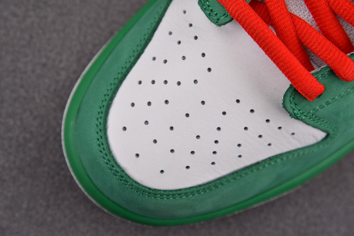 Nike SB Dunk Low Heineken 304292-302