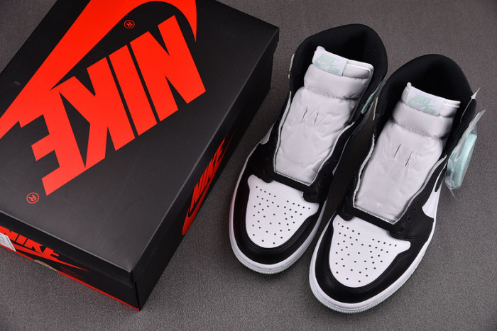 AIR JORDAN 1 RETRO HIGH OG NRG "IGLOO" 861428-100