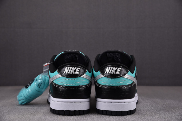Nike SB Dunk Low D1am0nd S*pply Co. 304292-402
