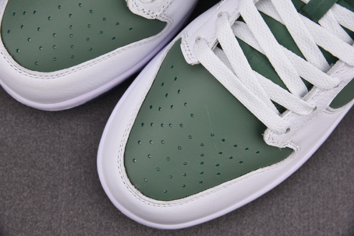 NIKE DUNK LOW NY VS. NY DN2489-300