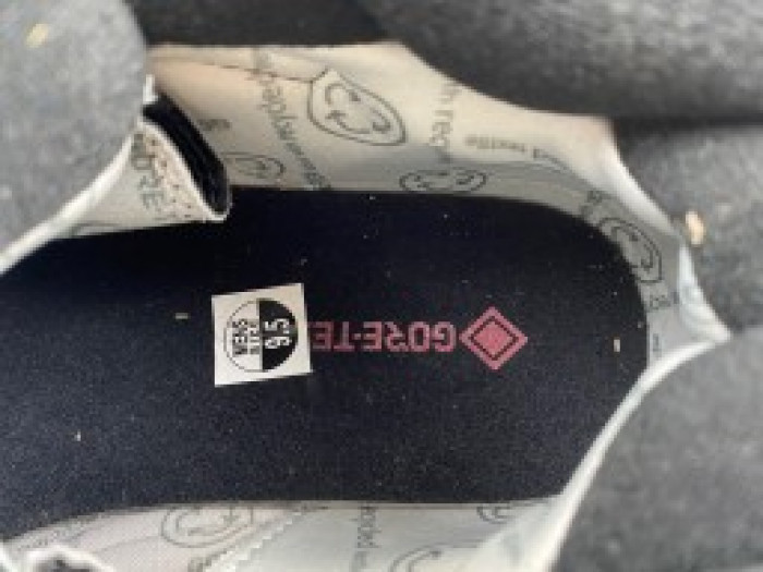 Jordan 5 Retro Gore-Tex Off-Noir (W) DR0092-001