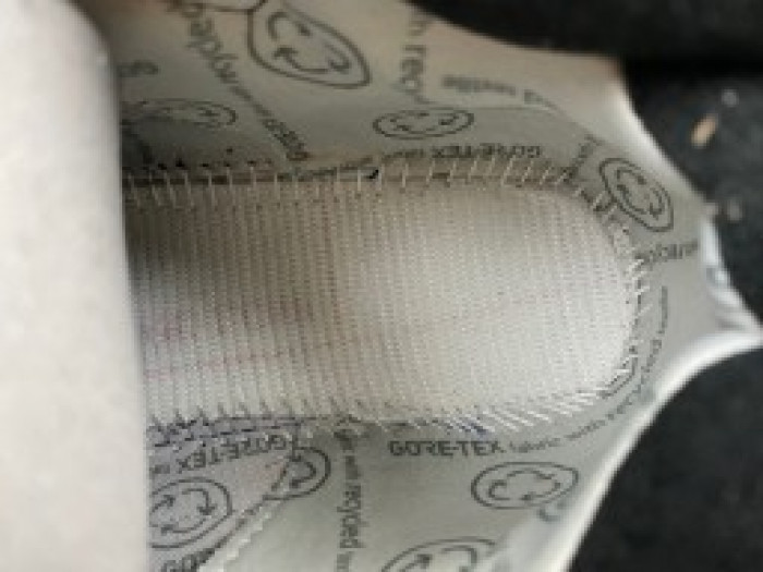 Jordan 5 Retro Gore-Tex Off-Noir (W) DR0092-001