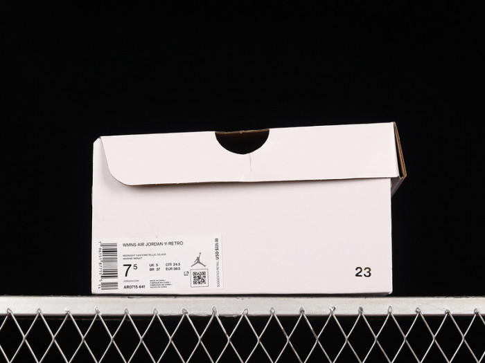 Air Jordan 11 Velvet “Midnight Navy” AR0715-441