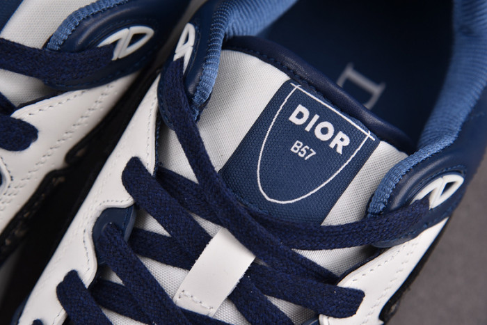 D10R B57 LOW SNEAKER