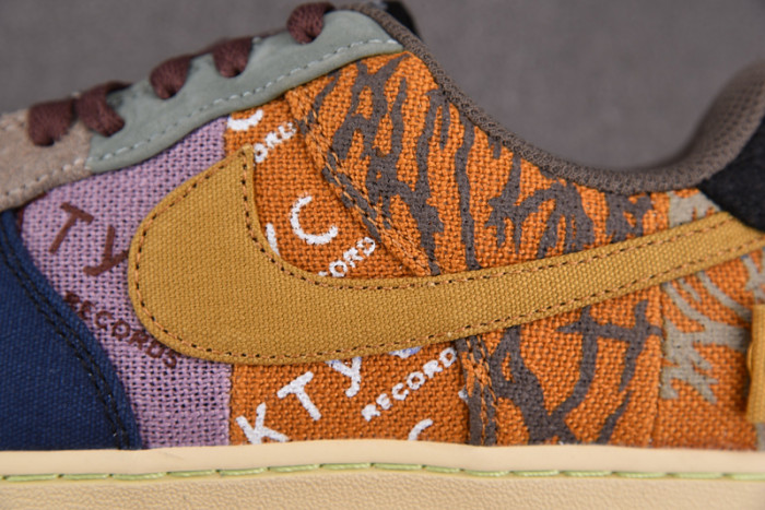 AIR FORCE 1 LOW TRAVIS SCOTT CACTUS JACK - CN2405-900