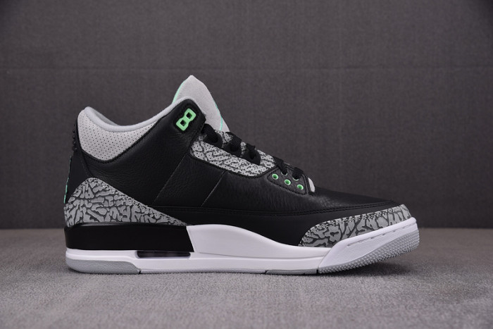 Air Jordan 3 “Green Glow” CT8532-031