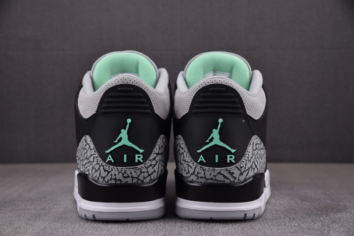 Air Jordan 3 “Green Glow” CT8532-031