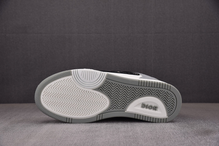 D10R B57 LOW SNEAKER