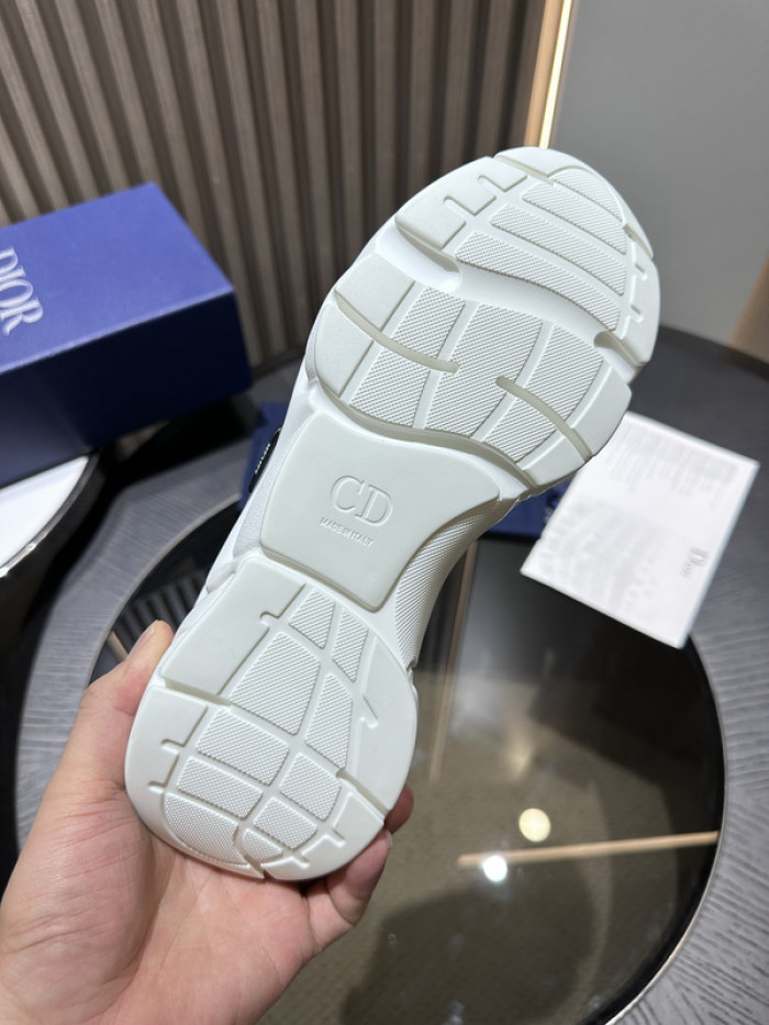 D10R SNEAKER