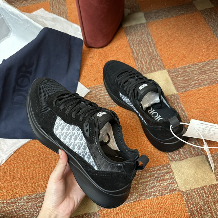 D10R B25 SNEAKER