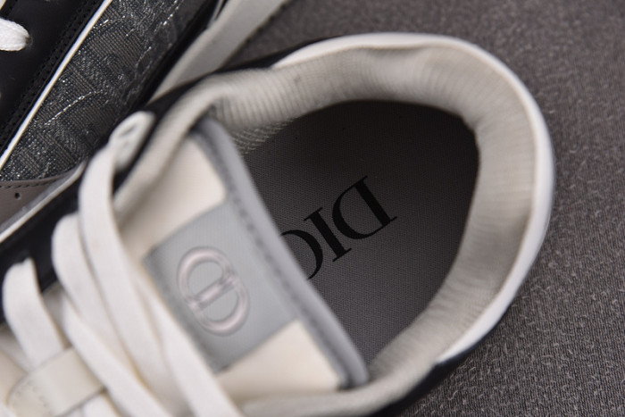 D10R B27 LOW SNEAKER