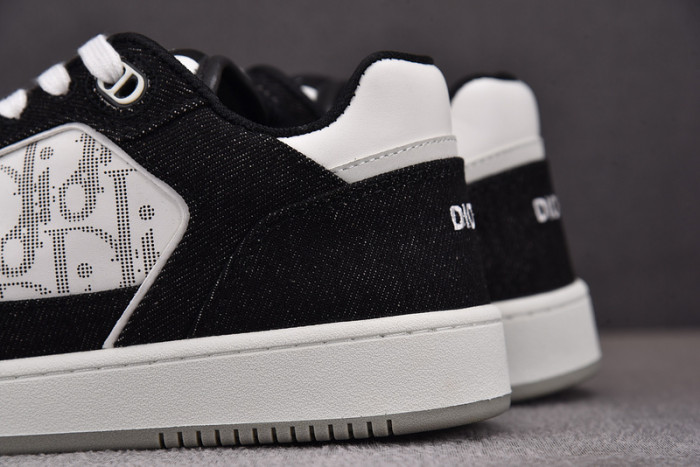 D10R B27 LOW SNEAKER