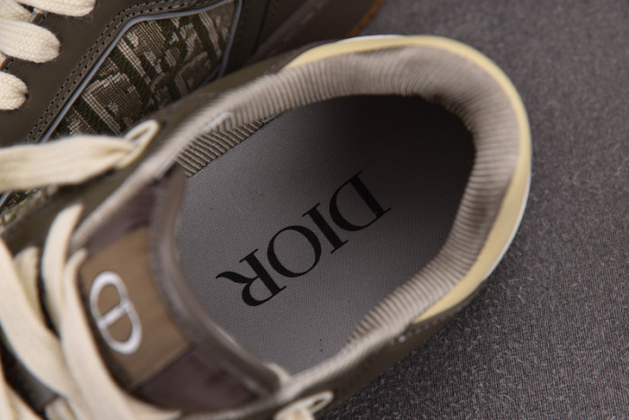 D10R B27 LOW SNEAKER