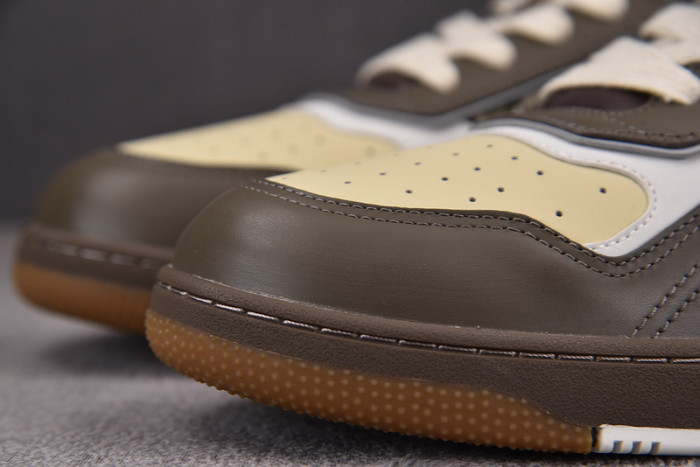 D10R B27 LOW SNEAKER