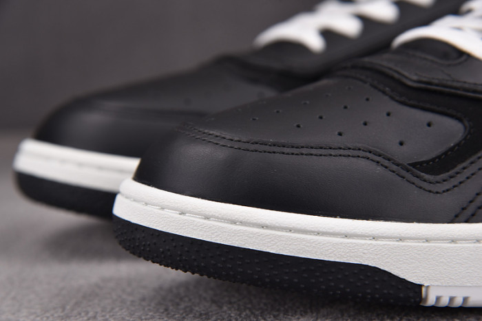 D10R B27 LOW SNEAKER