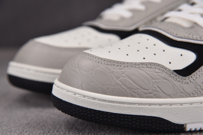 D10R B27 LOW SNEAKER