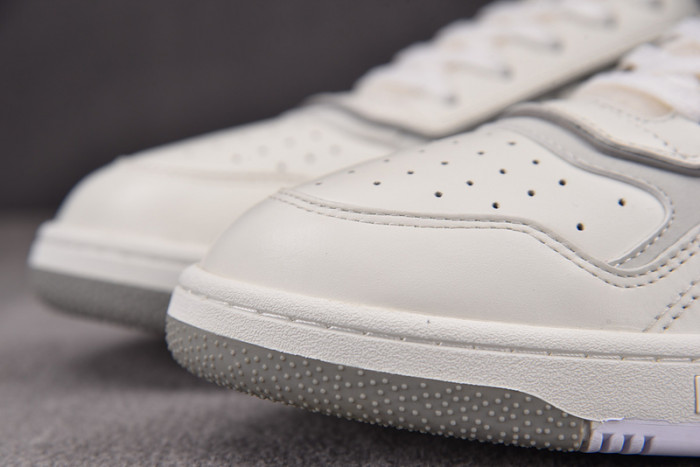 D10R B27 MID SNEAKER