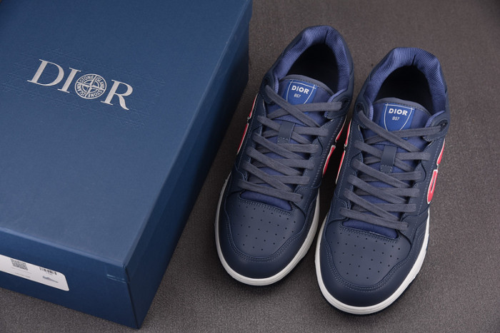 D10R B57 LOW SNEAKER