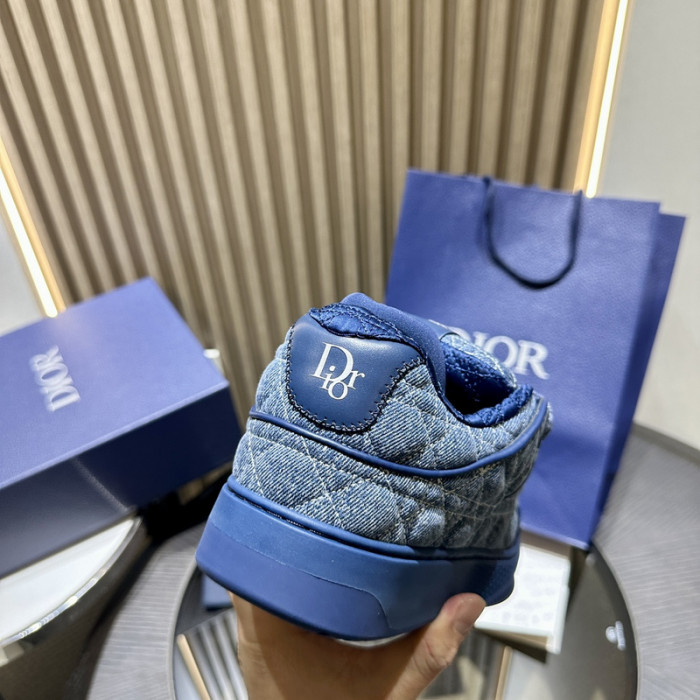D10R B9s SNEAKER