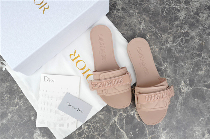 d10r sandal