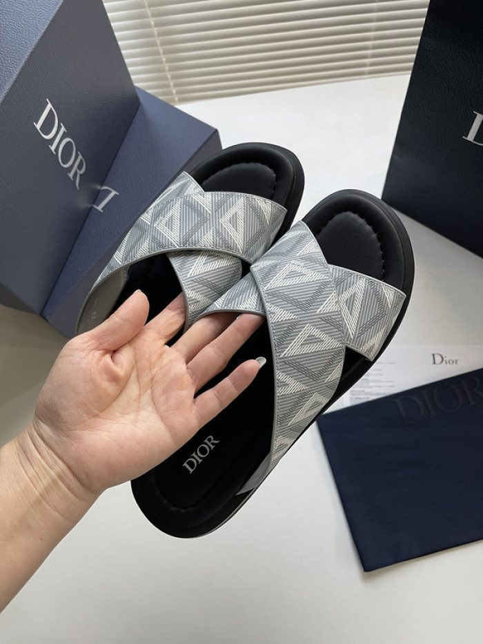d10r sandal