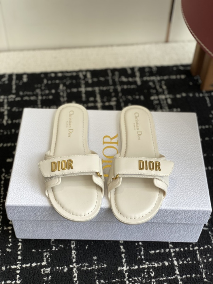 d10r sandal