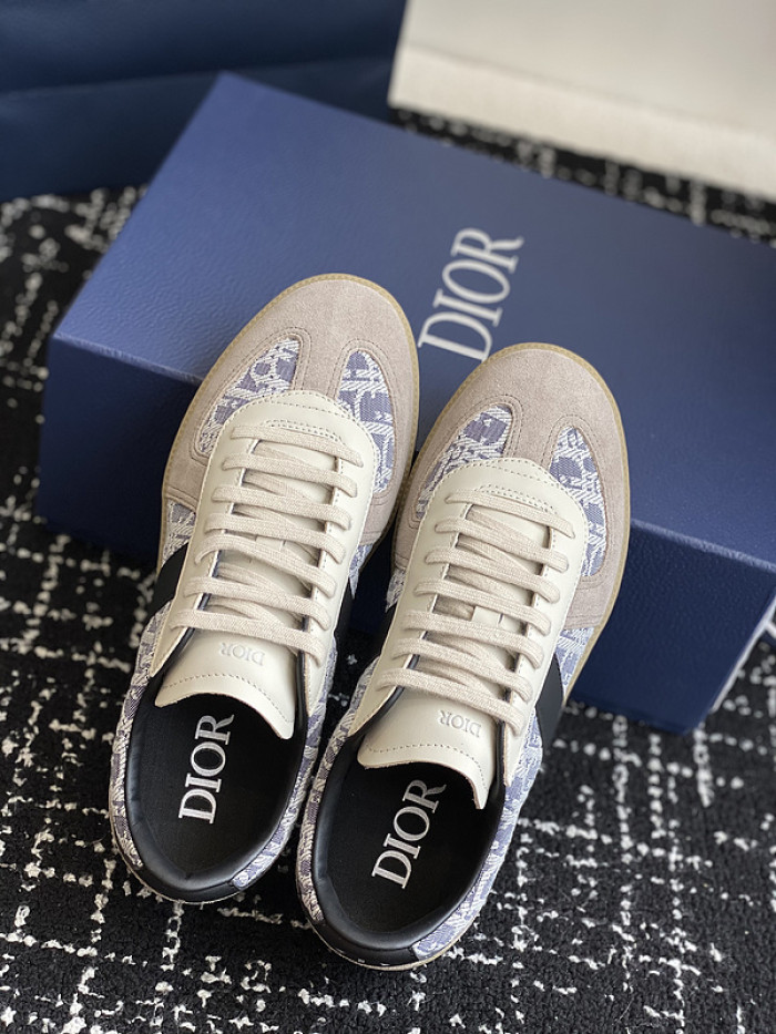 D10R SNEAKER