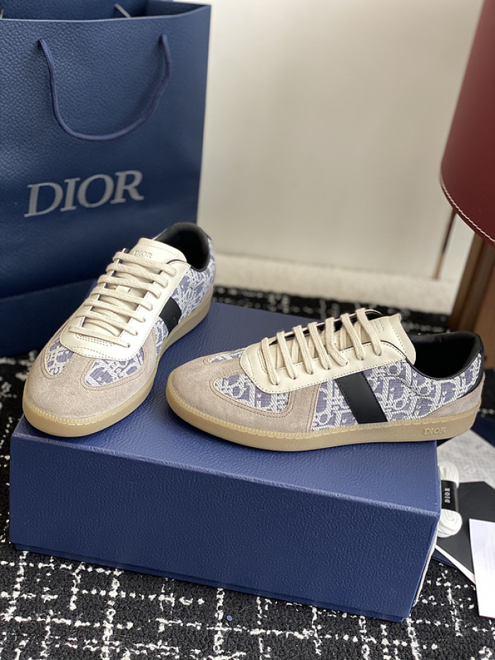 D10R SNEAKER