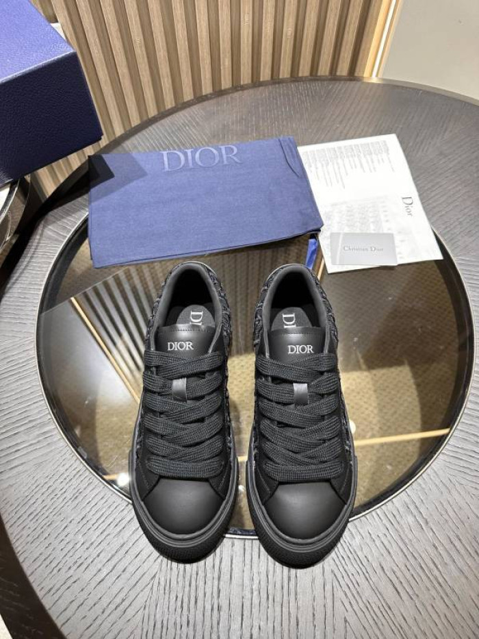 D10R SNEAKER