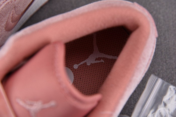 Air Jordan 1 Low“Pink Velvet” DQ8396-600