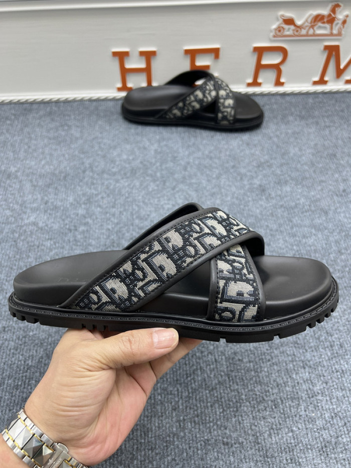 d10r sandal