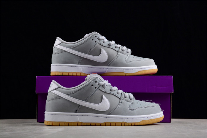 Nike SB Dunk Low “Grey Gum” DV5464-001