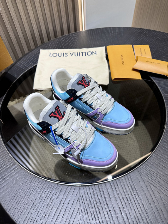 L0VT SNEAKER