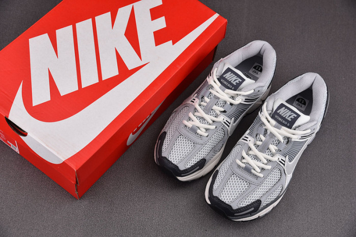 NK Air Zoom Vomero FD9919-001