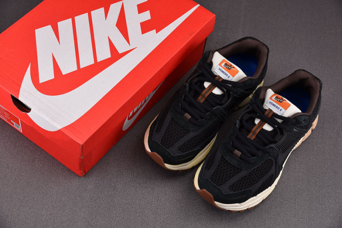 NK Air Zoom Vomero 5 “Black Sesame” FD0533-010