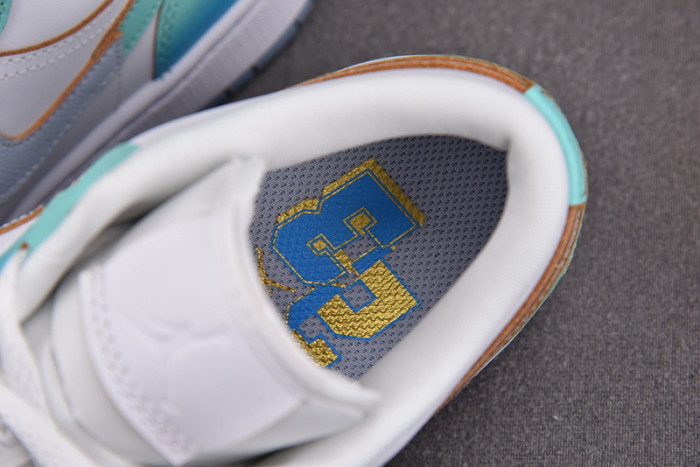 WMNS Air Jordan 1 Low “Emerald Rise” FN8899-131