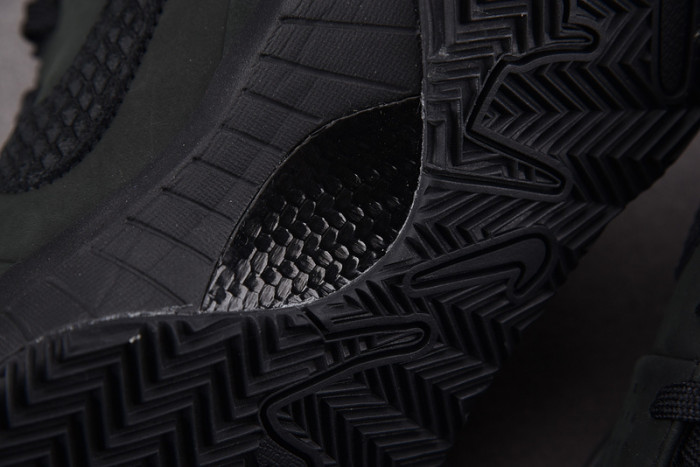 NIKE Kobe 4 Protro “Black Mamba” FQ3544-001