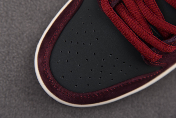 Riot Skateshop x Nike SB Dunk Low FZ1289-200