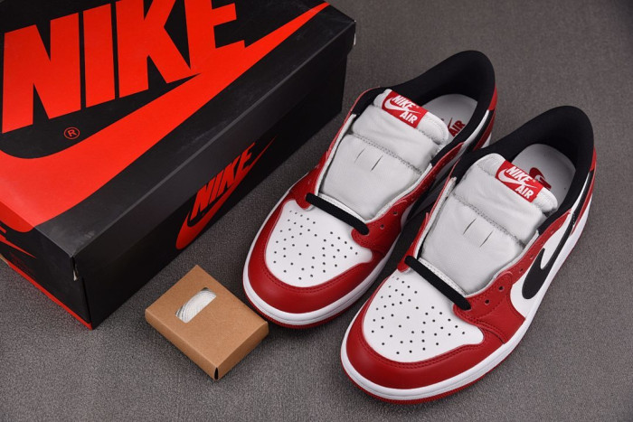 Air Jordan 1 Retro Low OG Chicago (2025)  HQ6998-600