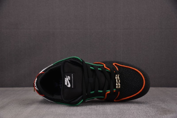 Nike SB Dunk Low Bronx Girls Skate  HV1664-001