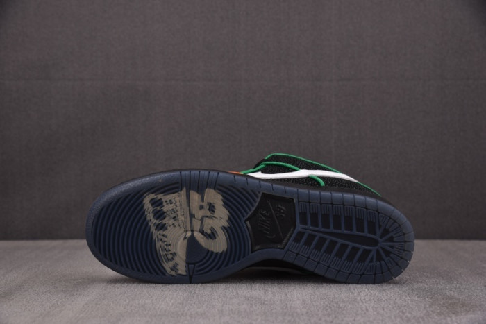 Nike SB Dunk Low Bronx Girls Skate  HV1664-001