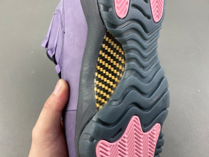 Air Jordan 11 Retro Mojave  IO8961-553