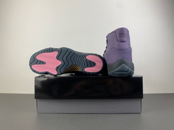 Air Jordan 11 Retro Mojave  IO8961-553