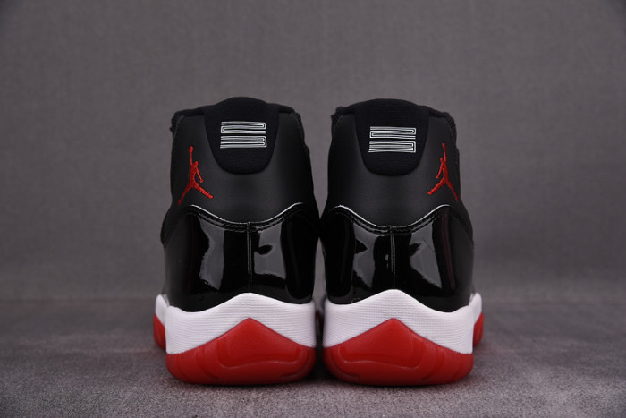 AIR JORDAN 11 Retro Playoffs Bred (2019) 378037-061