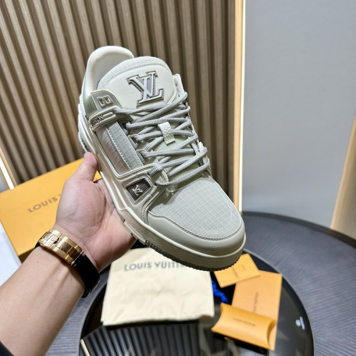 L0VT SNEAKER
