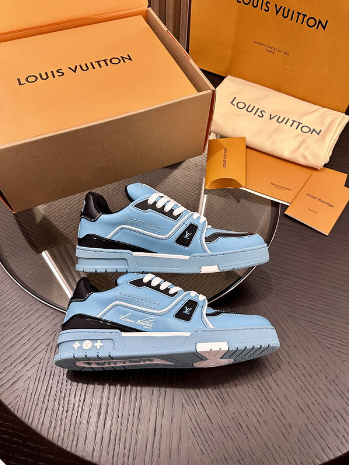 L0VT SNEAKER